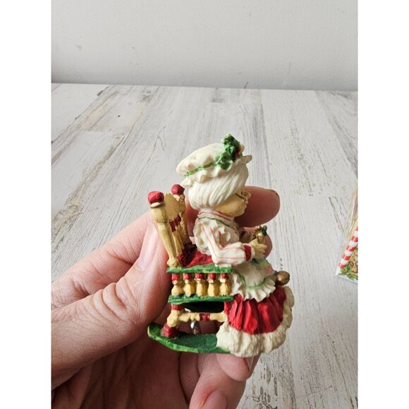Enesco Mrs Claus North Pole elk village figurine zimnicki set cat rocking chair - Picture 7 of 10
